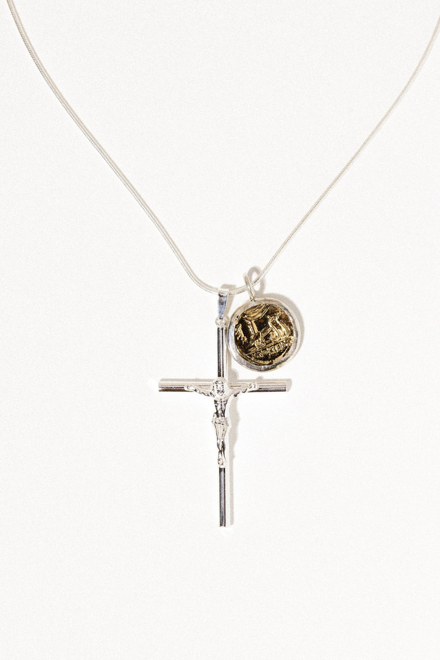 Silver Italiano Jewelry Silver / 16 Inches Carmela Crucifix Necklace
