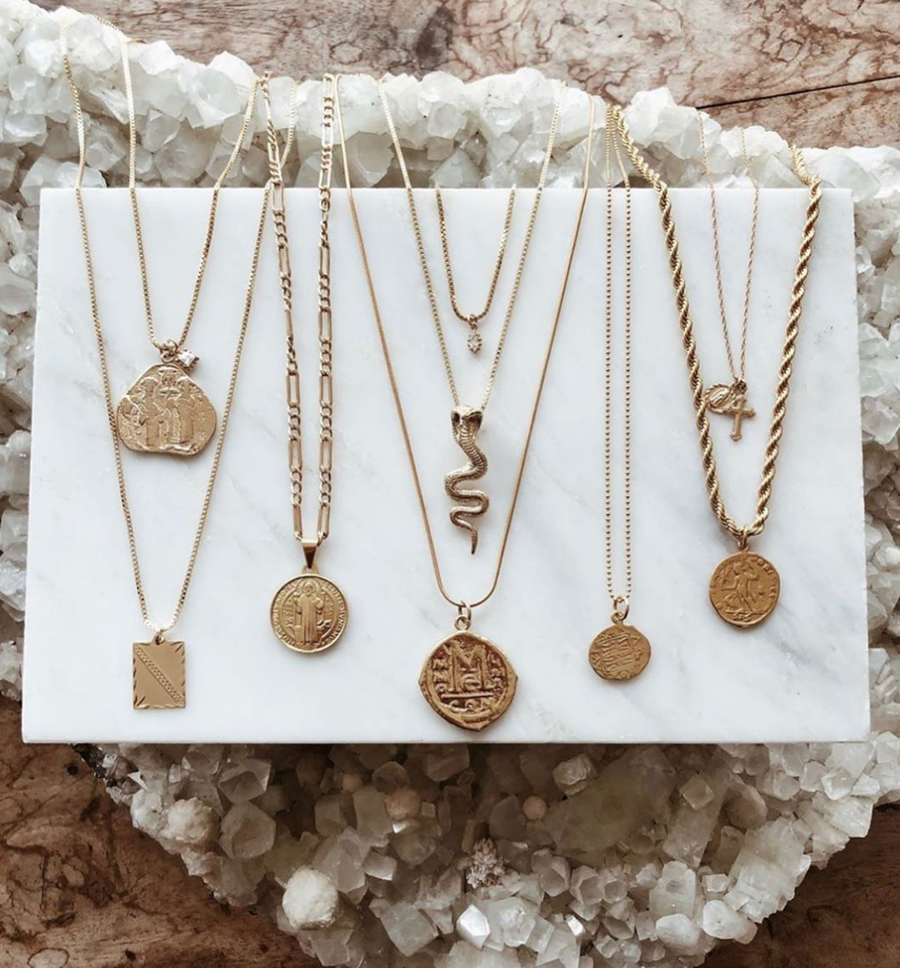 Dona Italia Jewelry Gold / 14 Inches Shu Deity Necklace