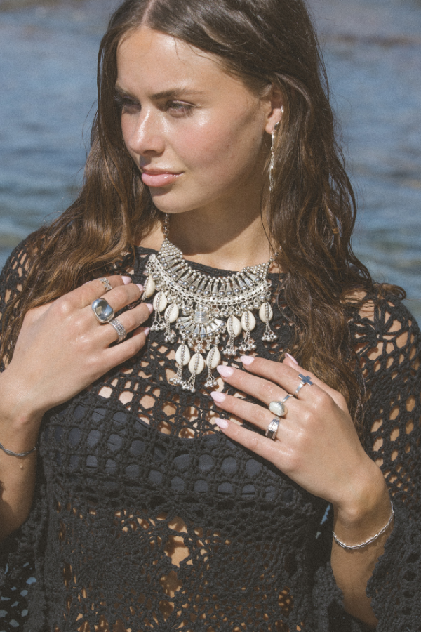 Sanjay Jewelry Silver / 12 Inches Aditi Shell Statement Necklace