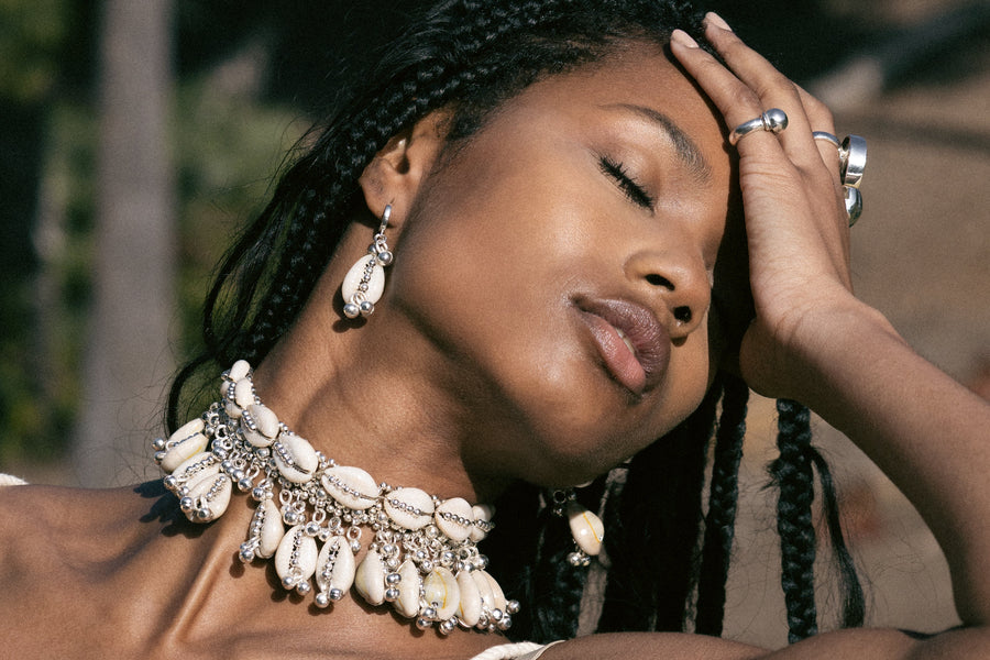 Child of Wild Jewelry Silver / 16 Inches Lakshmi Shell Choker