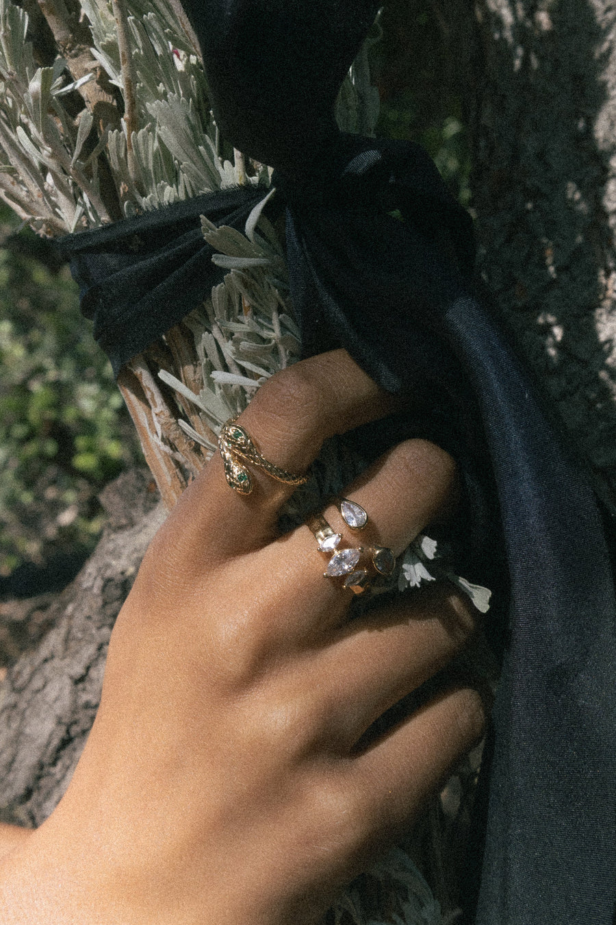 Monplaisir Fashion Jewelry Serpent's Embrace Ring