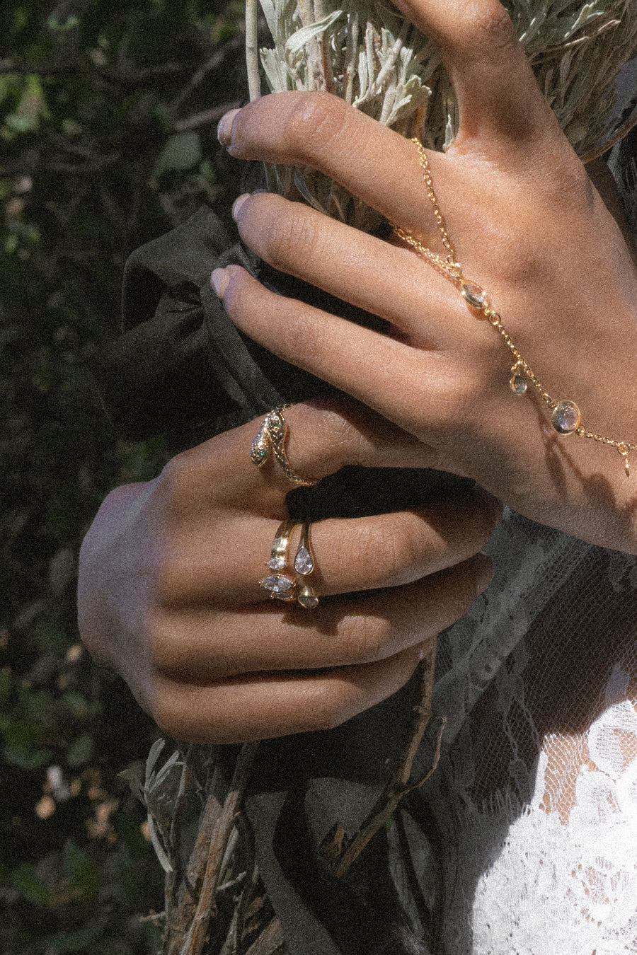 Monplaisir Fashion Jewelry Serpent's Embrace Ring