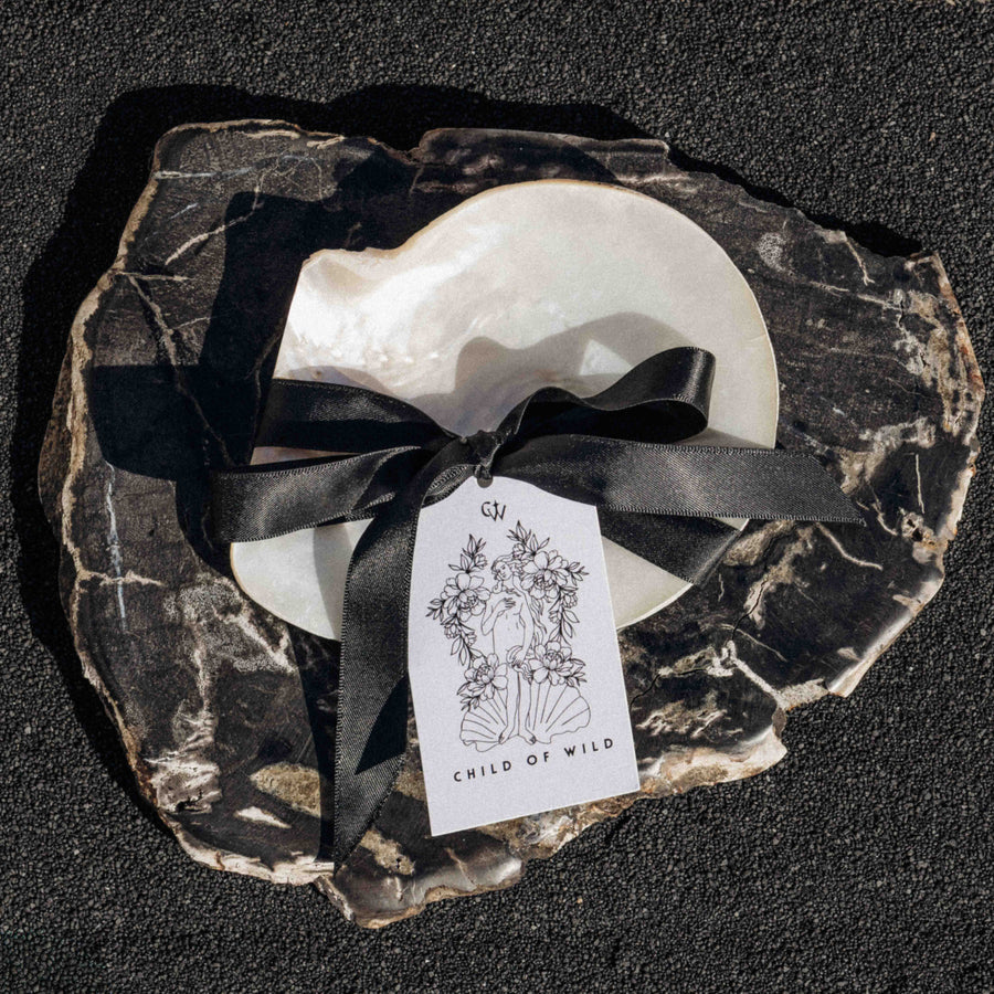 HS Seashells Objects Pearl / FINAL SALE Silverlip Pearl Oyster Dish