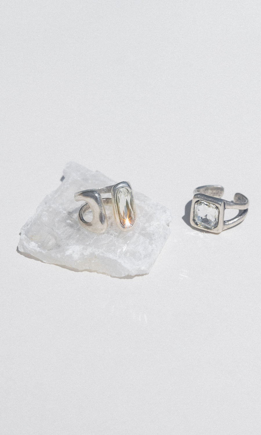 Chanour Ring Portal Crystal Ring