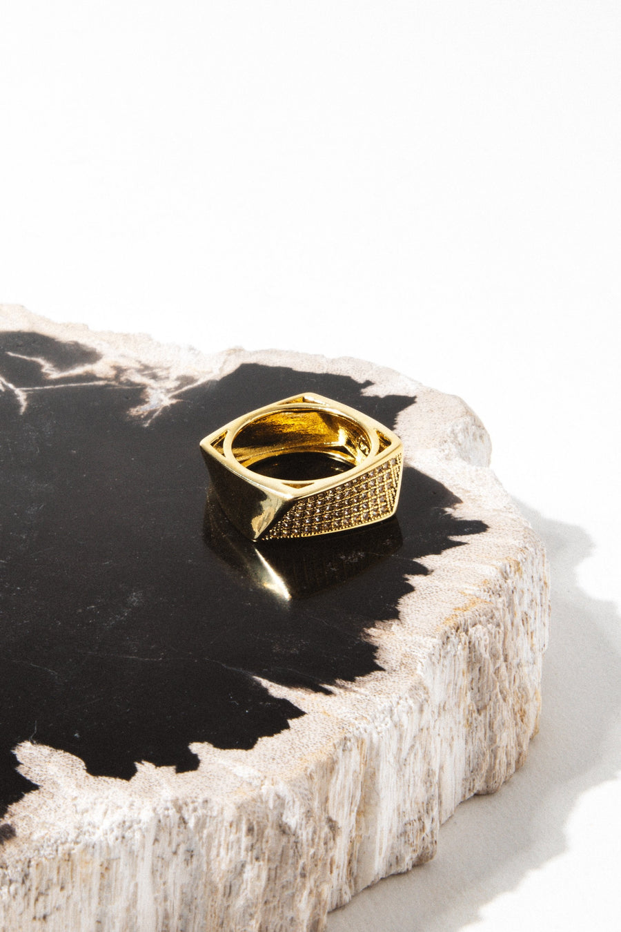 Dona Italia Jewelry Twisted top CZ Ring